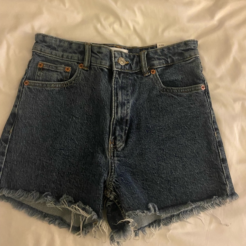 Zara high rise jean shorts. Size 26